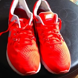 Women's Nike fitsole shoes